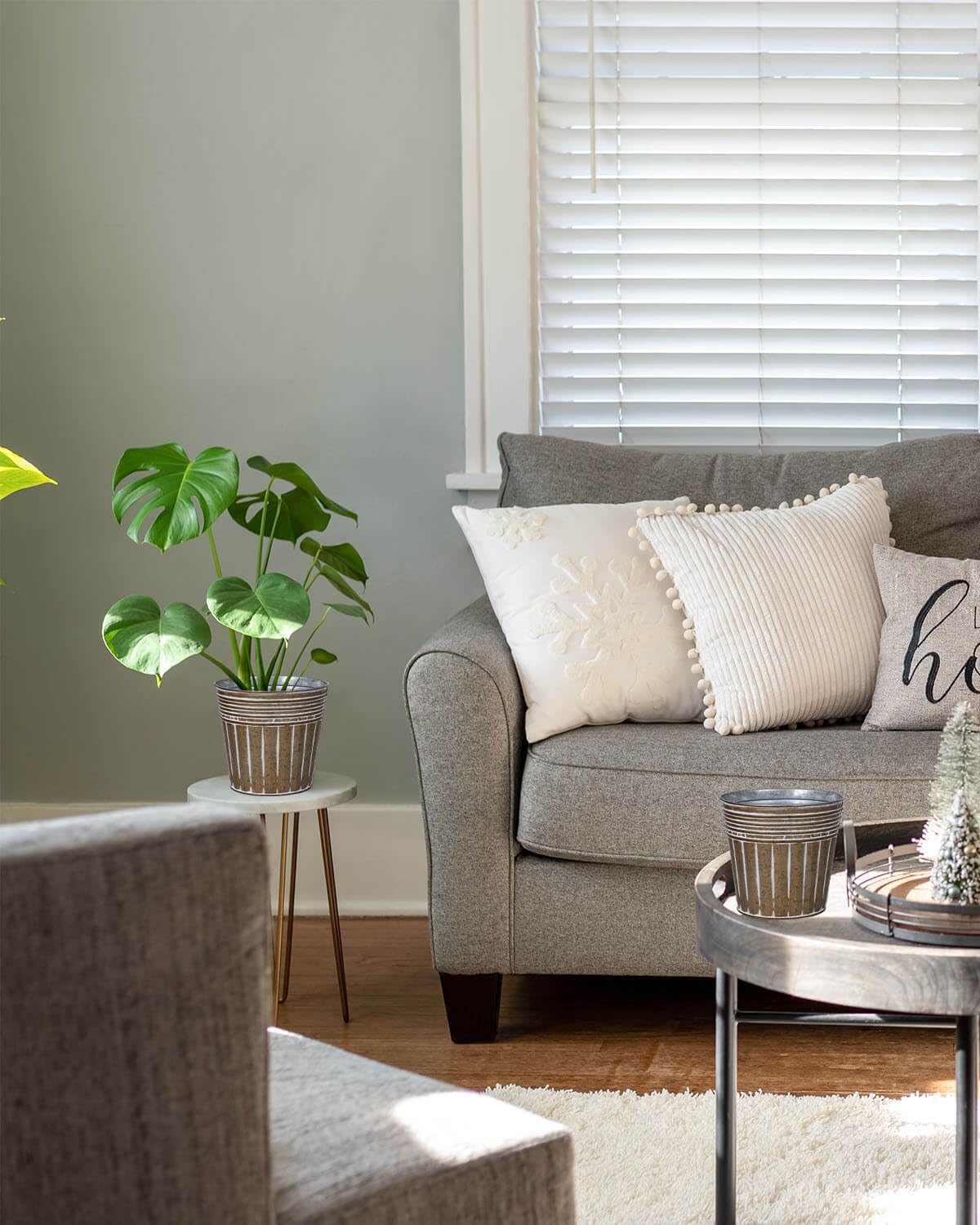 vensovo 5 Inch Brown Metal Rustic Flower Pots - 6Pcs Small Galvanized Planters with Drainage Hole and Rubber Plug, Rustproof Metal Bucket Plant Pots Farmhouse Vintage Style for Decor