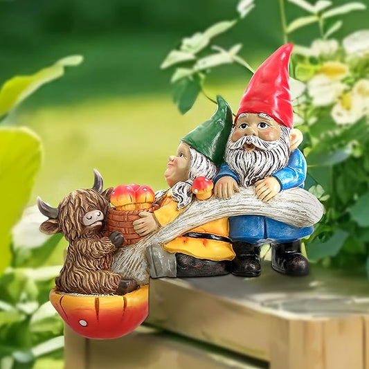 Garden Gnomes & Highland Cow with Mushroom Solar Light, Garden Gnomes Outdoor Statue Solar Yard Decorations for Patio Lawn Porch Accent (Couple Gnome Figurine)