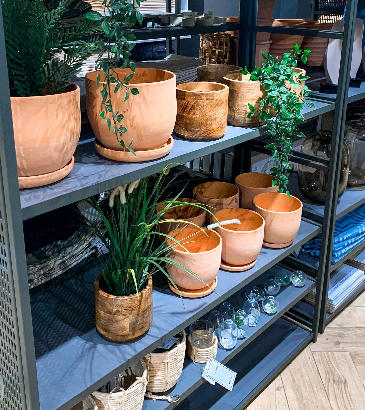 Containers & Planters