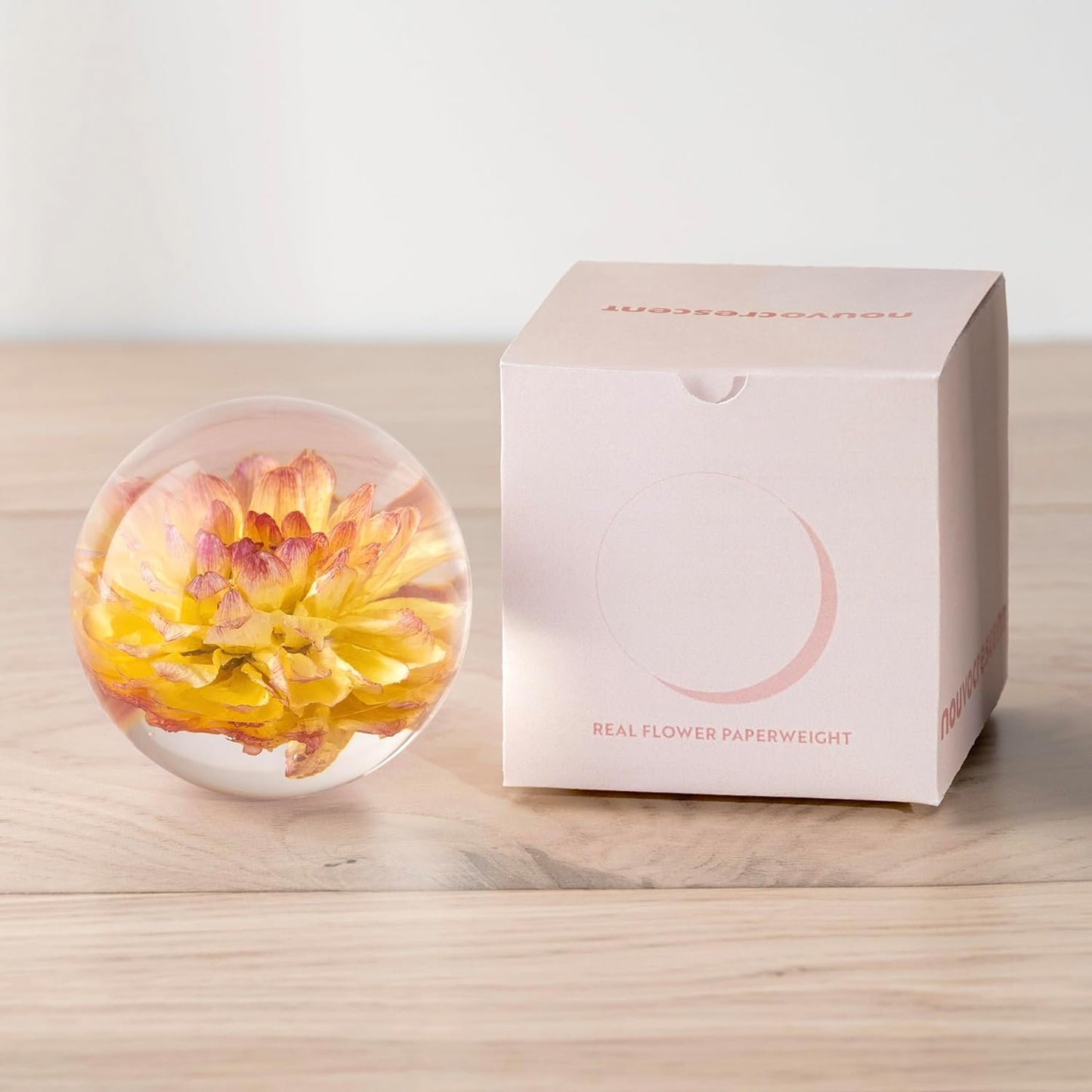 Real Yellow Dahlia Paperweight - Home Decor Crystal Resin Ball 3.14in (80mm) - Clear Resin Yellow Dahlia Flower Globe for Special Days - Sphere Figurine Office Paperweight w/Flat Bottom