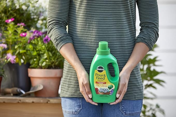 Miracle-Gro Pour & Feed Plant Food (Liquid), 32 fl. oz. (6 Pack)