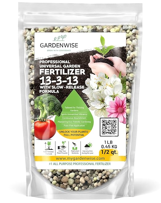 Professional Universal Garden Fertilizer 13-3-13 with Slow-Release Formula (0.5 Quart)