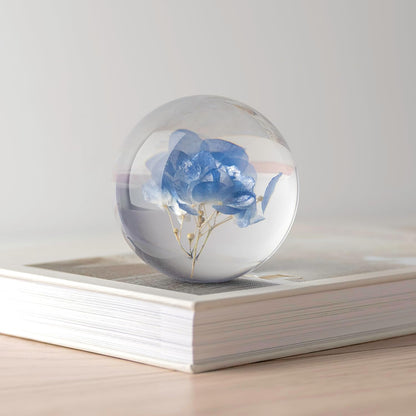 Real Blue Hydrangea Paperweight - Home Decor Crystal Resin Ball 3.14in (80mm) - Clear Blue Hydrangea Flower Globe for Special Days - Sphere Figurine Office Paperweight w/Flat Bottom