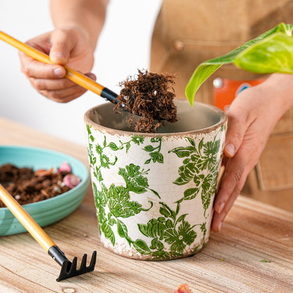 Sungmor Vintage Ceramic Plant Pots, Set of 2 Pretty Ice Cracked Glaze Ceramic Flower Pots, 5.5in. Herb Planters with Drainage Hole, Tuscan Planters for Indoor Outdoor Plants, Home Garden Decor Pot