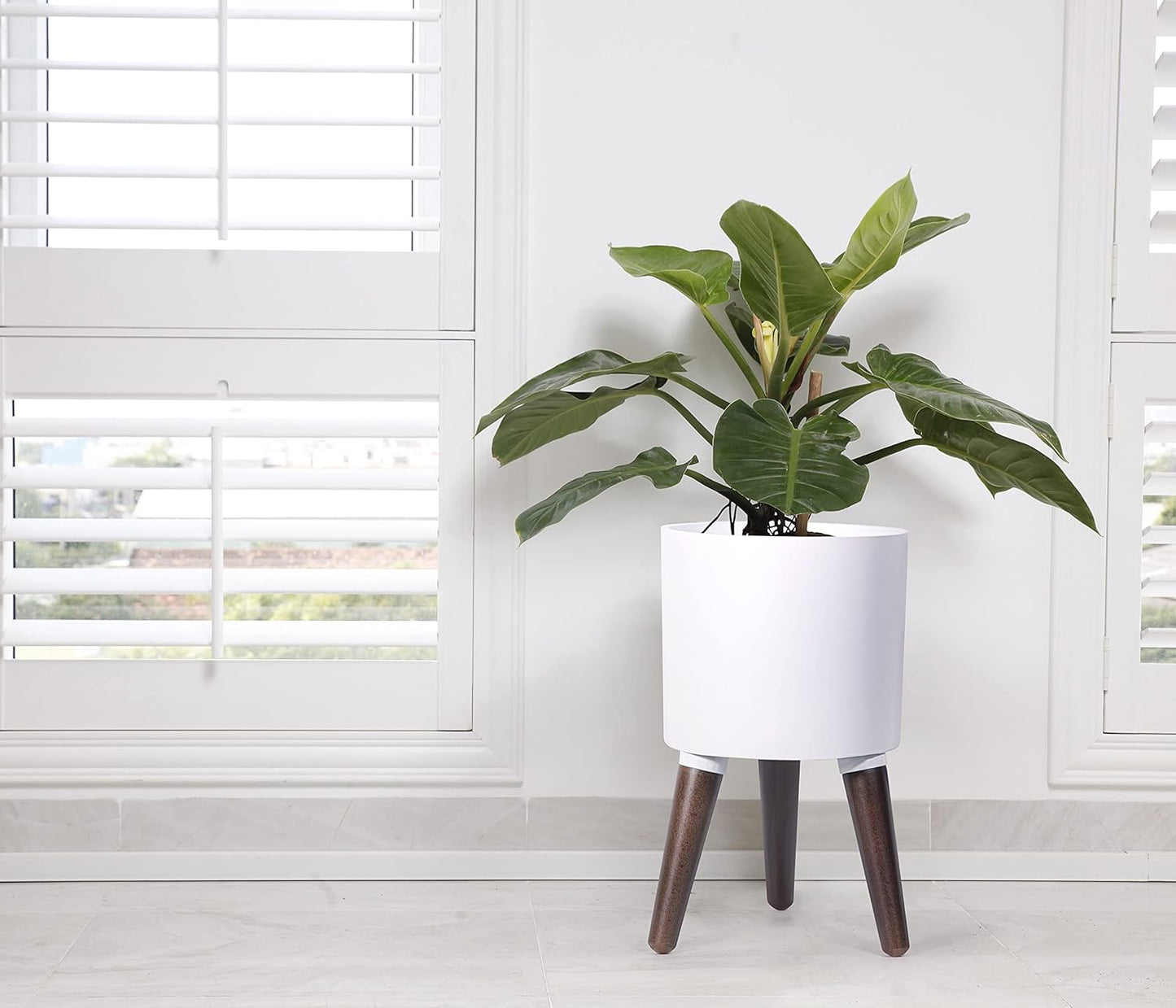 D'vine Dev 8 Inch Planter Pot with Stand, Mid-Century Tall Plant Pot with Legs for Indoor Plants, Small, White, 88-O-A-1