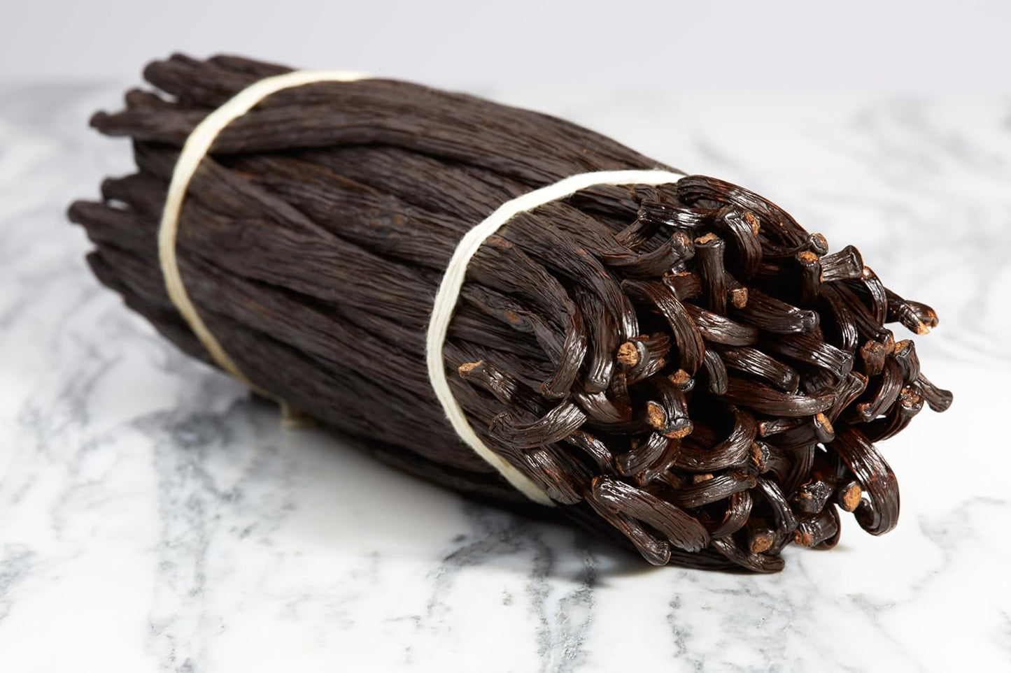 25 Premium Soft Vanilla Beans Grade A/B - Whole Vanilla beans, ideal for extract and every day use, 5-7" inches
