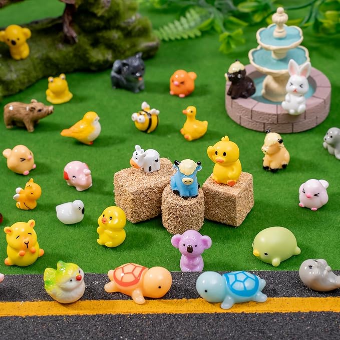 42pcs Mini Resin Animal 42 Styles Figures Bulk Tiny Resin Animals Little Miniature Small Animal for Micro Fairy Garden Landscape Accessories Dollhouse Hide Crafts Decor Aquarium