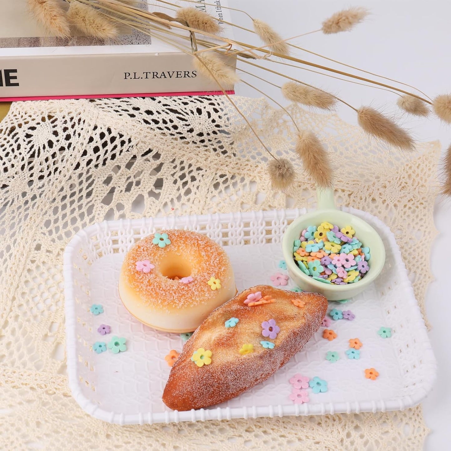 Flower Sprinkles Edible Flowers for Cake Decorating, Mix Sizes Confetti Baking Sugar for Cupcake, Cookie, Donut Dessert Decoration, Wedding Party Chirstmas Supplies