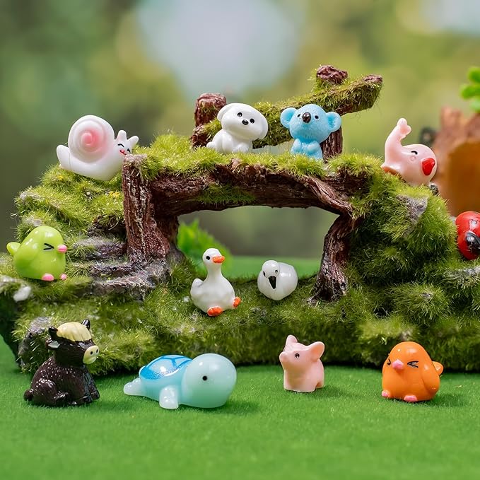 42pcs Mini Resin Animal 42 Styles Figures Bulk Tiny Resin Animals Little Miniature Small Animal for Micro Fairy Garden Landscape Accessories Dollhouse Hide Crafts Decor Aquarium