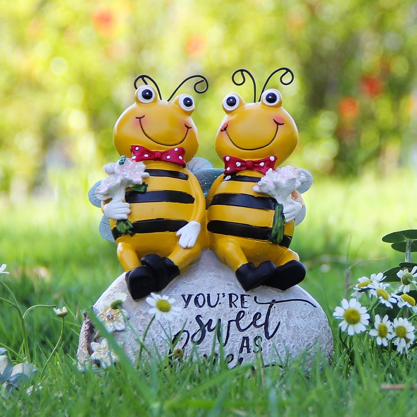 Bee Statue for Garden Decorations Honey Bee Figurine for Outdoor Patio Lawn Porch Yard Backyard Outside Indoor Shelf Table Home Decor Garden Sculptures & Statues Holiday Spring Summer Bee Gift