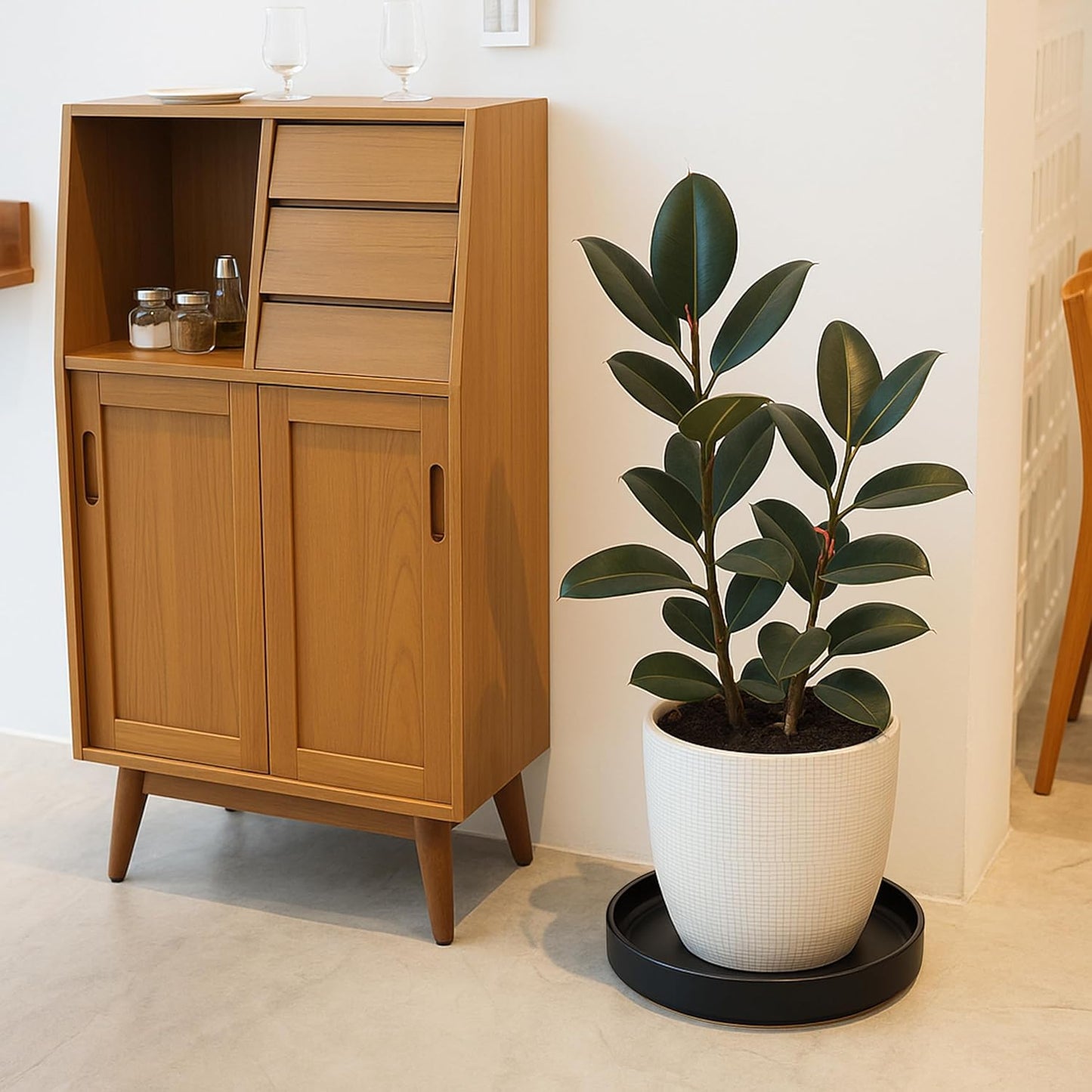 D'vine Dev Modern Round 8.7 Inch Ceramic Plant Pot Saucer, Planter Pot Drainage Tray for Indoor Plants, Matte Black, 97-T-B-4