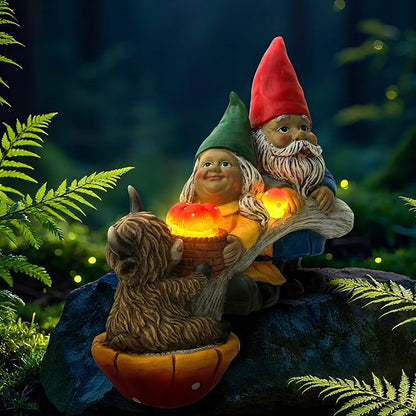 Garden Gnomes & Highland Cow with Mushroom Solar Light, Garden Gnomes Outdoor Statue Solar Yard Decorations for Patio Lawn Porch Accent (Couple Gnome Figurine)