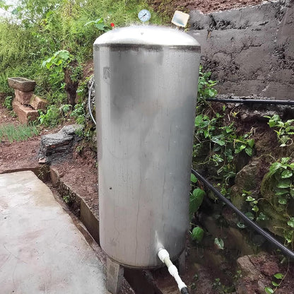 Water Supply System, Fully Automatic Well Water Storage Tank, Stainless Steel Pressure Tank with mounting Fittings for Well/Industrial Cleaning/Garden Watering(250L/66gal)