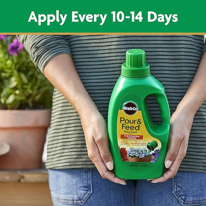 Miracle-Gro Pour & Feed Plant Food, Fertilizer Instantly Feeds Live Plants, For Outdoor & Indoor Plants in Containers, 32 oz.
