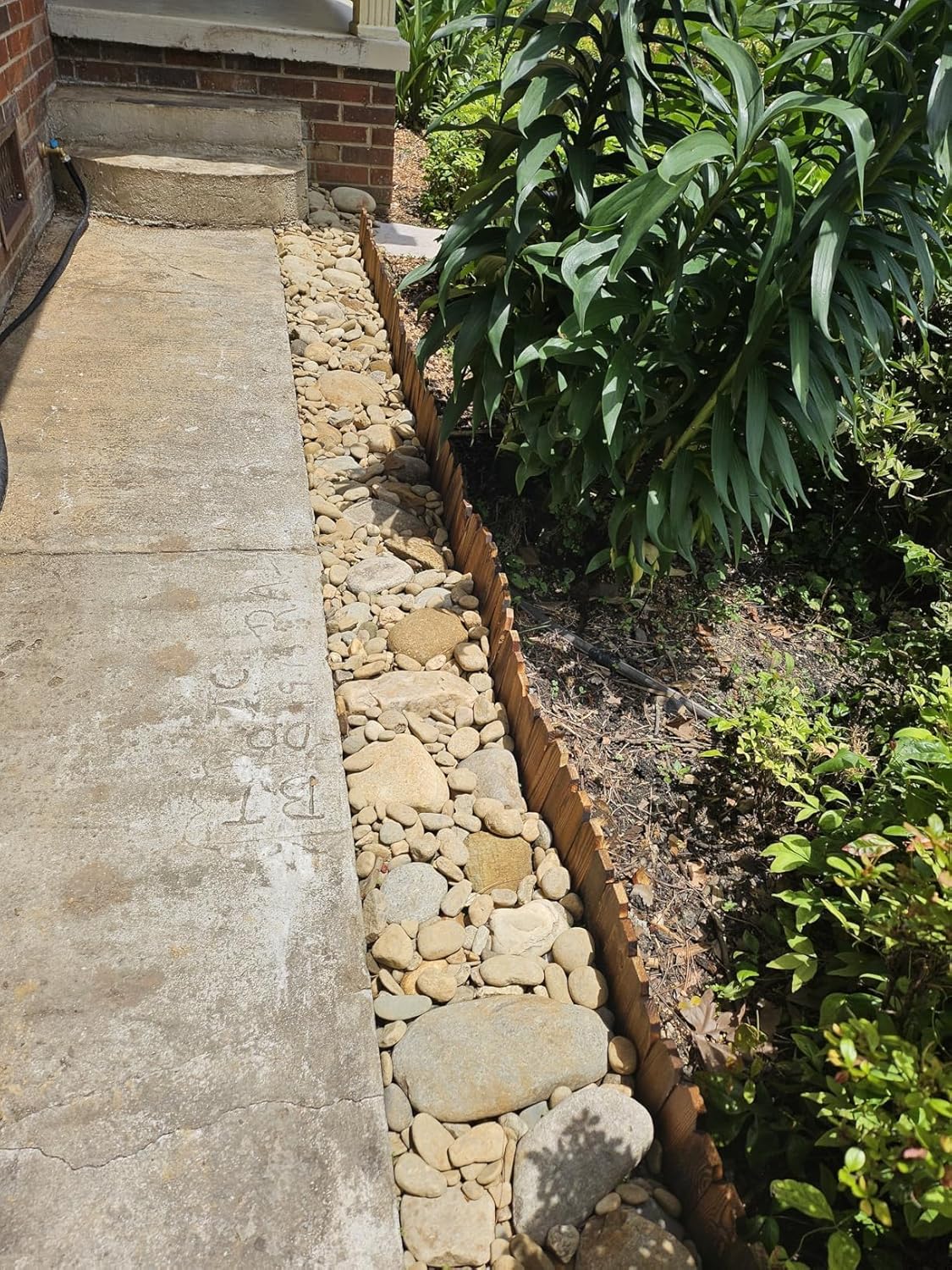 Wood Garden Edging, Wooden Fence Border Decorative Small Picket Panels for Flower Bed Barriers and Landscape Fencing (5.9" H x 47" L, 1 Pack)