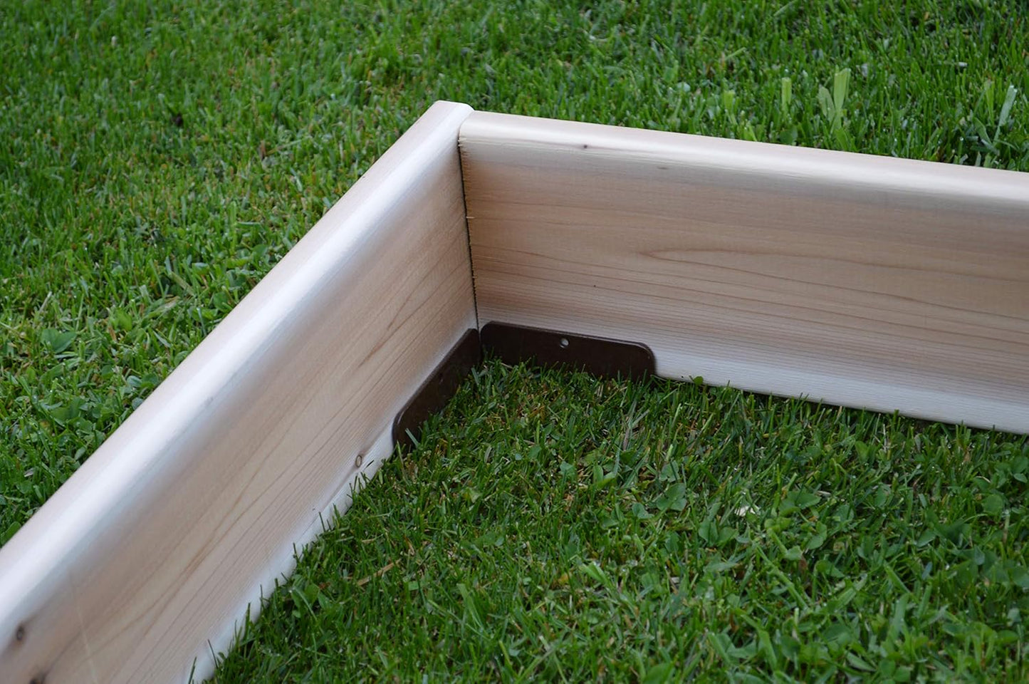 Red Cedar Wood Raised Vegetable Garden Bed - Amish Made in USA (5.5" Raised Bed with Decorative Corners, Unfinished)