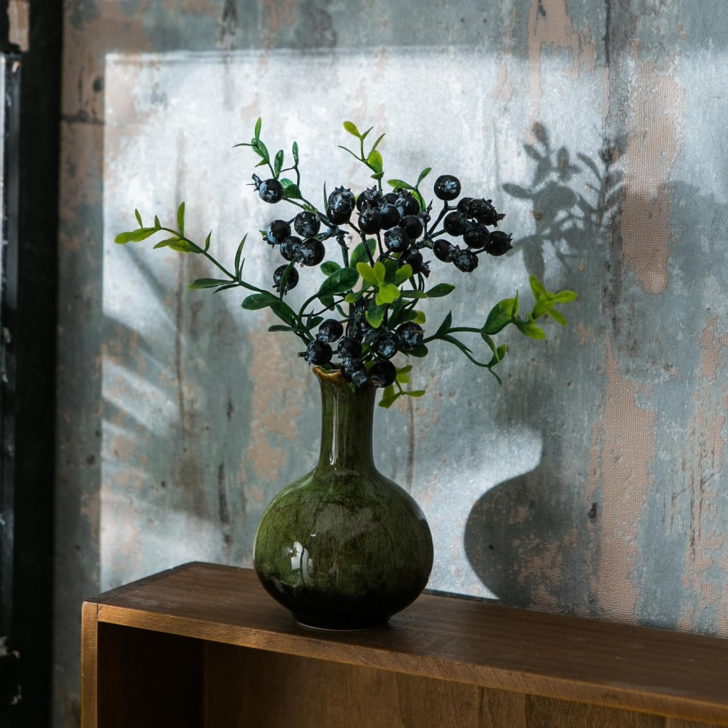 JOJUNO Glazed Rustic Bud Vase Set of 4 - Small Ceramic Mini Pottery Vases in White, Yellow, Green, Red - Ideal for Fresh & Dried Flowers - Modern Farmhouse Décor for Living Room, Shelves, Dining Table