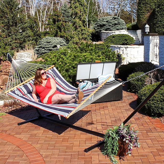 Sunnydaze Quilted Outdoor Hammock with Spreader Bars - Heavy-Duty 450-Pound Capacity Double Hammock for Outside - Nautical Stripe