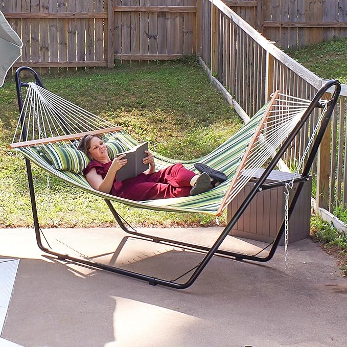 Sunnydaze Quilted Outdoor Hammock with Spreader Bars - Heavy-Duty 450-Pound Capacity Double Hammock for Outside - Melon Stripe