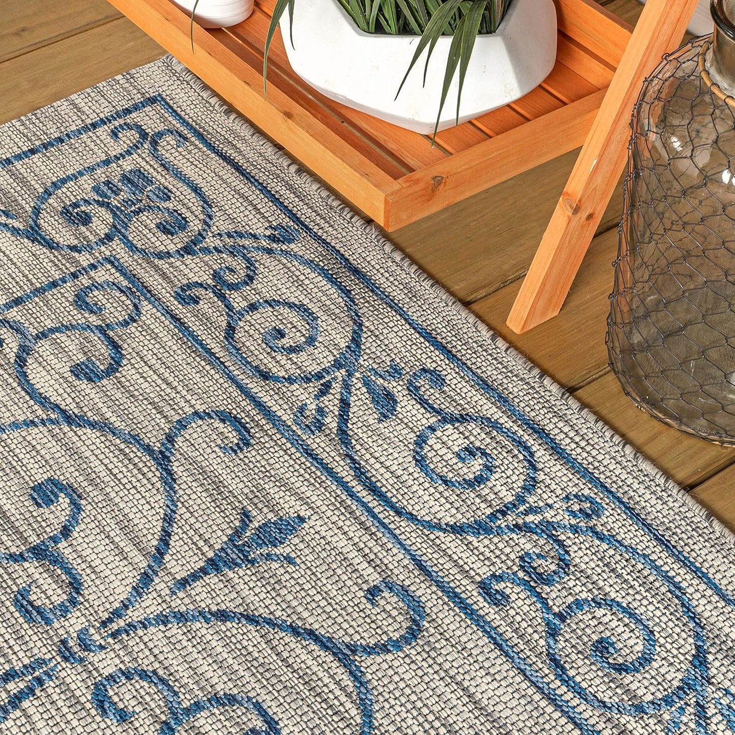 JONATHAN Y SMB106C-5R Charleston Vintage Filigree Textured Weave Indoor Outdoor Area Rug Classic Coastal Easy-Cleaning Bedroom Kitchen Backyard Patio Non Shedding, 5' Round, Gray/Navy